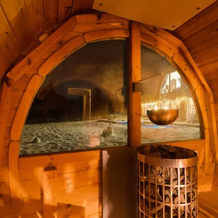 In With Hot Tub * Трутнов