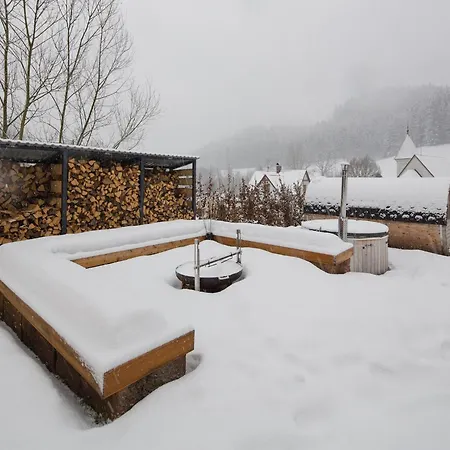 In With Hot Tub Вилла